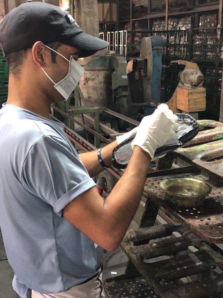 一旦鞋厂支撑不住倒闭，相信接下来将会掀起失业潮。